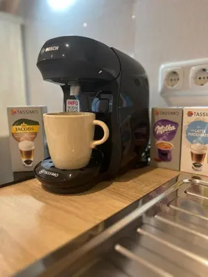 Kaffee-/Teezubehör in der Unterkunft Kleines Glück Karlsruhe - Waschmaschine, SBahn, Regendusche, Fußbodenheizung