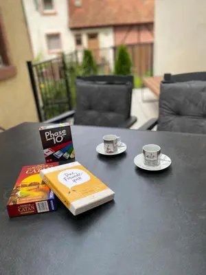 Ein Sitzbereich in der Unterkunft FERIENHAUS ZUM BULLERJAN - Coozy Haus mit Kamin