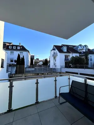 Ein Balkon oder eine Terrasse in der Unterkunft Nur 9 Min zu Fuß ins Zentrum I Balkon I Netflix