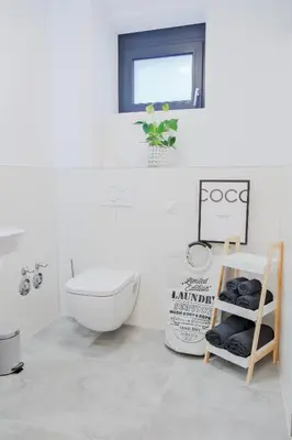 Ein Badezimmer in der Unterkunft Untergeschoss mit Stil modern, ruhig & mit Terrasse