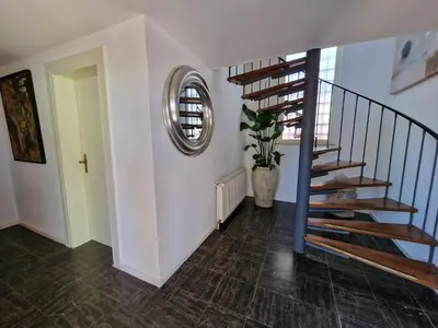 Grundriss der Unterkunft Ferienhaus Anna mit Kamin, Terrasse, Hof & Garage