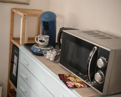 Küche/Küchenzeile in der Unterkunft Gemütliches Zimmer mit eigenem Bad und Blick ins Grüne