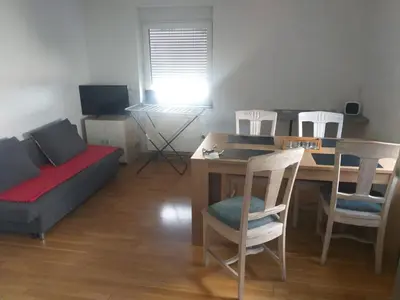 Ein Sitzbereich in der Unterkunft Monteurwohnung in Eisenberg Pfalz