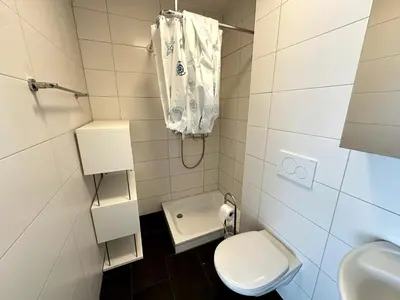 Ein Badezimmer in der Unterkunft Helles Studio mit Weitblick, Doppelbett, zentrumsnah