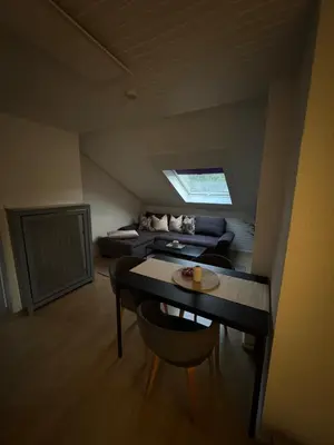 Ein Sitzbereich in der Unterkunft Ruhige 60qm Wohnung mit Self Check In und Terrasse