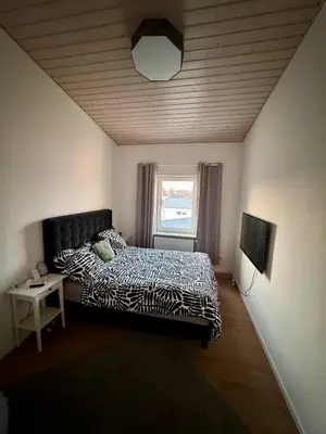 Ein Bett oder Betten in einem Zimmer der Unterkunft Stylish 3-room apartment, centrally located