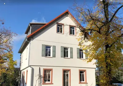 Das Gebäude in dem sich die Ferienwohnung befindet