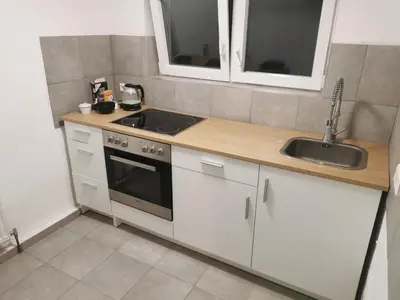 Küche/Küchenzeile in der Unterkunft Modernes Studio in Sonderheim-Germersheim