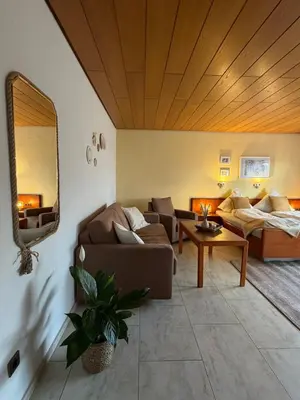 Ein Sitzbereich in der Unterkunft Hotel Garni Sebastian