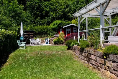 Ein Garten an der Unterkunft Roter Fuchsbau am Eichwald
