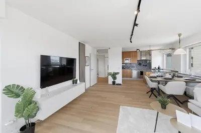 Küche/Küchenzeile in der Unterkunft Malu Rooms - Über den Dächern der Stadt, Zentrum, Parkhaus, Panorama, Terrasse, höchste FeWo der Stadt