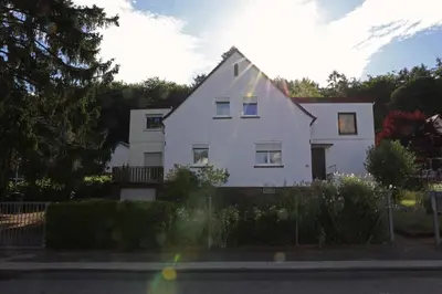 Das Gebäude in dem sich die Ferienwohnung befindet