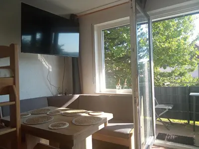 TV/Unterhaltungsangebot in der Unterkunft NEU Casa Ludi Pforzheim Eutingen gute Wohngegend direkte Buchung möglich keine Freigabe erforderlich inklusive Balkon Terrasse und Tiefgaragenparkplatz im Haus