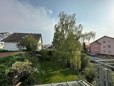 Ein Garten an der Unterkunft Sunnyside - Modern holiday apartment Pfungstadt