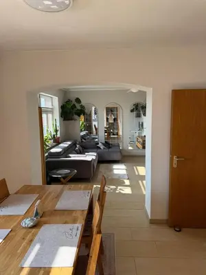 Ein Sitzbereich in der Unterkunft Stilvolle Wohnung mit Parkplatz