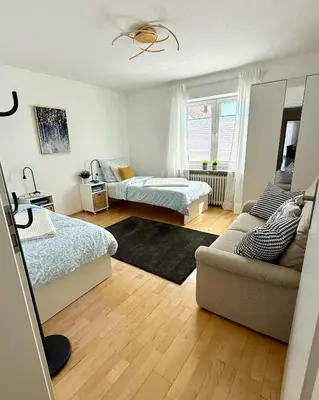 Ein Sitzbereich in der Unterkunft Ihre Pfalz-Auszeit, neu mit Stil, Balkon und Traumgarten