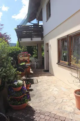 Ein Garten an der Unterkunft Ferienwohnung Pimer