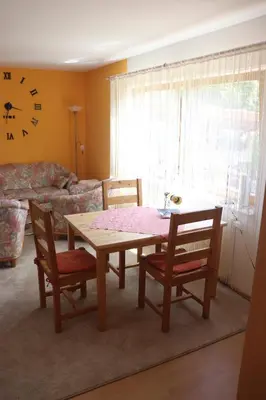 Ein Sitzbereich in der Unterkunft Ferienwohnung Pimer