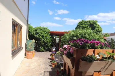 Ein Garten an der Unterkunft Ferienwohnung Pimer