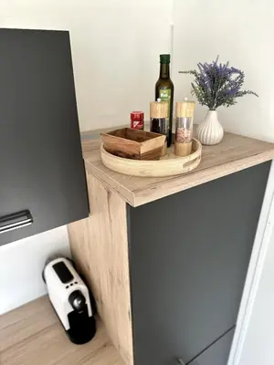 Getränke in der Unterkunft BookieB Apartment by Schmitt