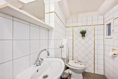 Ein Badezimmer in der Unterkunft Übernachten im Kulturdenkmal - Weinort