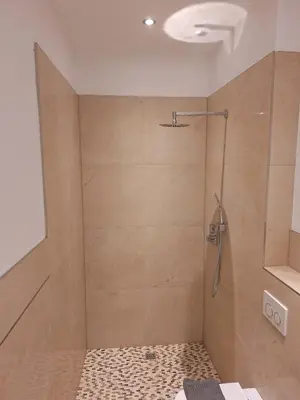 Ein Badezimmer in der Unterkunft Monteurstudio am Wasserturm