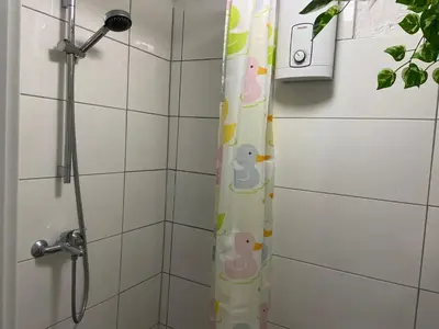 Ein Badezimmer in der Unterkunft Zimmer 2 Phòng trọ trái chung nhau buồng tắm và nhà vệ sinh