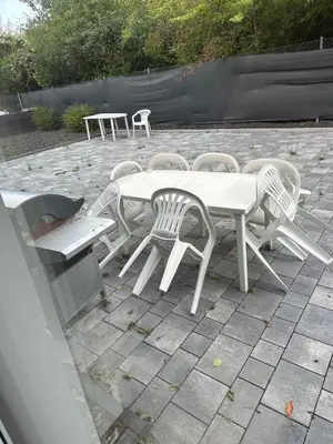 Grundriss der Unterkunft 3 Schlafzimmer, Wohnzimmer, Küche, Bad, Terrasse, Parkplatz
