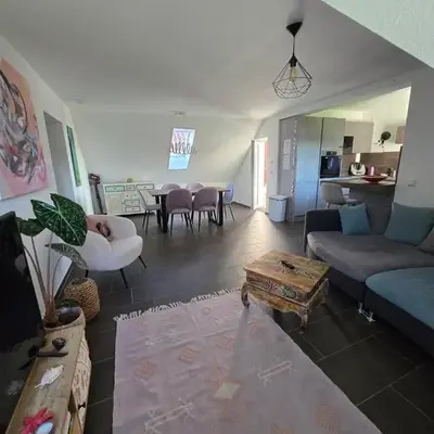 Urlaubsoase mit Panoramabalkon & Platz für 6 Personen