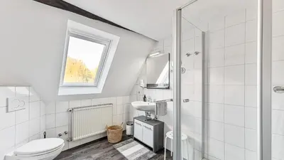 Ein Badezimmer in der Unterkunft Nature I Bike path I Wildlife park I Kitchen I Parking