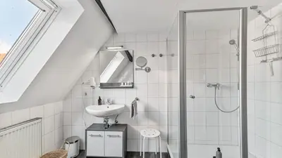 Ein Badezimmer in der Unterkunft Nature I Bike path I Wildlife park I Kitchen I Parking