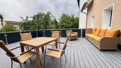 Ein Balkon oder eine Terrasse in der Unterkunft 2-Zimmer-Wohnung-Küche-Bad-Terrasse, Bahnhofsnähe
