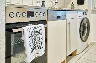 Küche/Küchenzeile in der Unterkunft Wohlfühlnest St Leon Rot Aufzug Klima Balkon