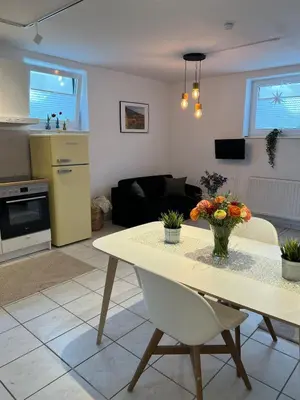 Küche/Küchenzeile in der Unterkunft Moderne Souterrainwohnung