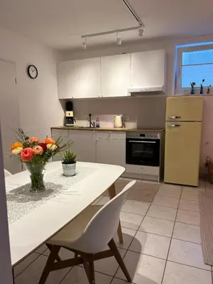 Küche/Küchenzeile in der Unterkunft Moderne Souterrainwohnung