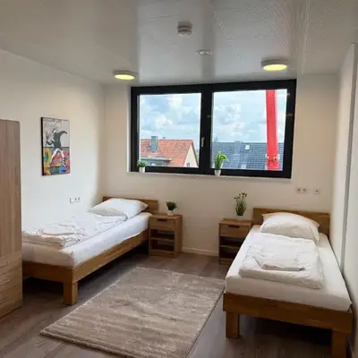 Deluxe 5-Bedroom Apartment with Modern Kitchen and Two Bathrooms