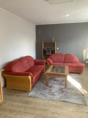 Ein Sitzbereich in der Unterkunft Ferienwohnung in Erlenbach