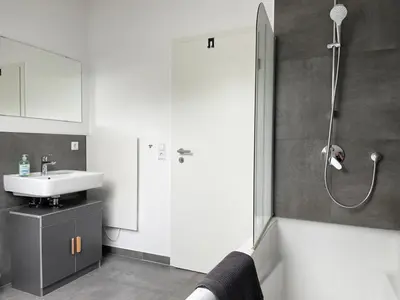 Ein Badezimmer in der Unterkunft Moderne Unterkunft mit 5 Betten in Pfaffenhofen-Baden-Württemberg