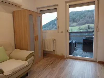 Ein allgemeiner Bergblick oder ein Berglick von der Ferienwohnung aus