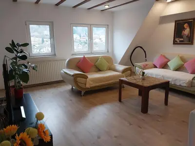 Ein Sitzbereich in der Unterkunft Talblick & Ruhe in Hirschhorn Langenthal