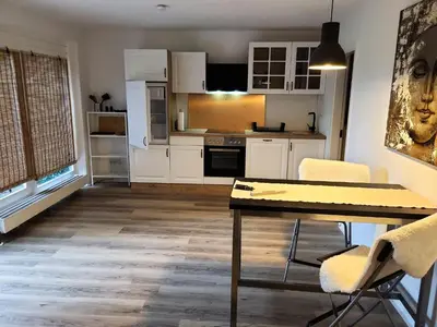 Küche/Küchenzeile in der Unterkunft Stilvolles Studio mit Terrasse und Stellplatz