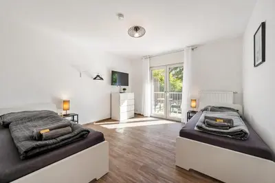 Ein Sitzbereich in der Unterkunft BIR02 Wohnung mit Garten in Rüsselsheim!