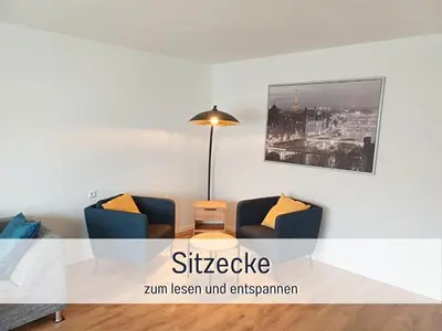 Ein Sitzbereich in der Unterkunft Germersheimer Rhein-Quartier
