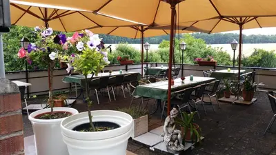 Ein Restaurant oder anderes Speiselokal in der Unterkunft Gästezimmer Hagenschieß