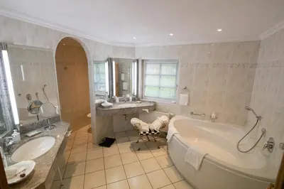 Ein Badezimmer in der Unterkunft Landhotel der Schafhof Amorbach