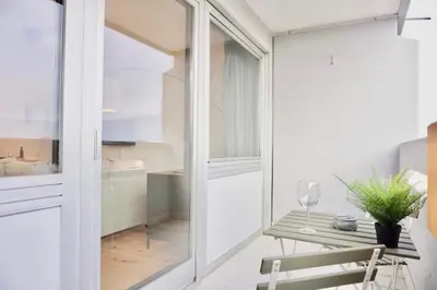 Küche/Küchenzeile in der Unterkunft 2 separate Apartments direkt in der City mit privaten Stellplätzen max 1,65m Höhe und 1,8m Breite für bis zu 8 Personen