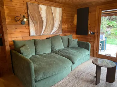 Ein Sitzbereich in der Unterkunft Ruhige Hütte mit toller Aussicht