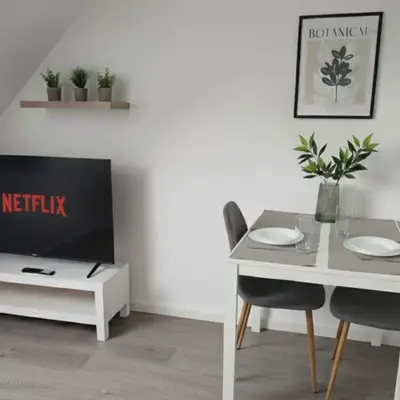 Bruchsal Business Apartment - Schreibtisch - Smart-TV
