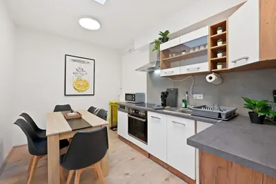 Küche/Küchenzeile in der Unterkunft PF04 Großzügiges City Apartment für Monteure - LS Crew Comfort DIE Adresse für Monteure