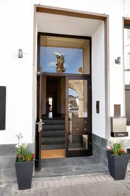 Eine Fassade oder ein Eingang zu Vinotel Dirmstein